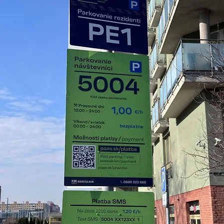 Near The Old Bridge Apartment *