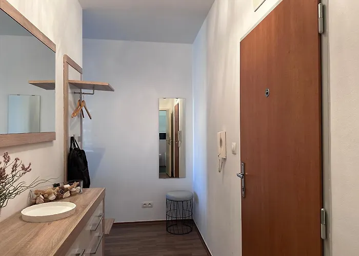 Near The Old Bridge Апартаменти *