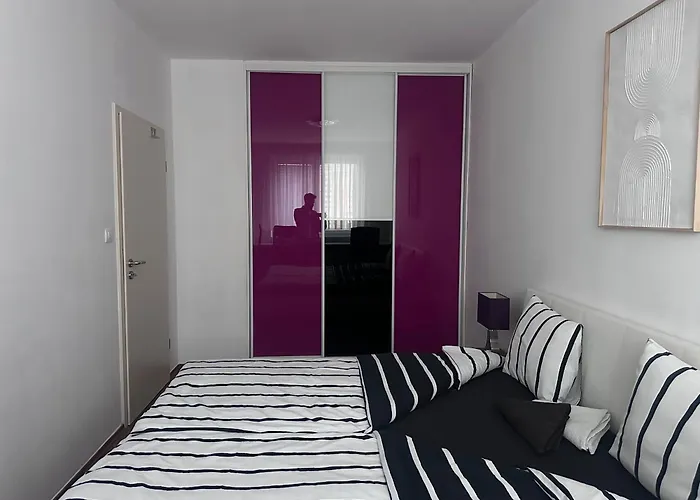 Near The Old Bridge Апартаменти